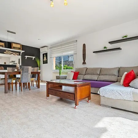 Hauzify I Casa Gramoia Holiday home Bufaganas